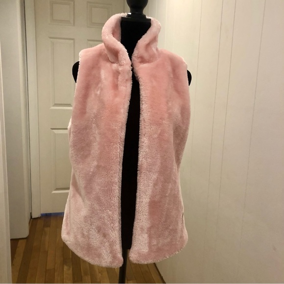 NWOT Pink Faux Fur Vest Peanuts - Picture 2 of 6